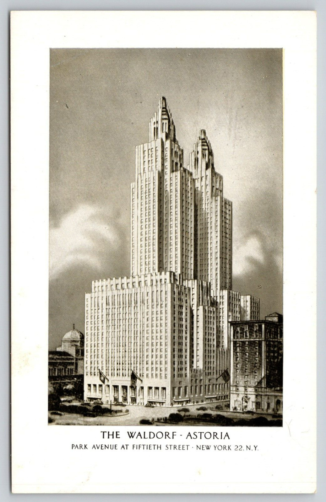 Postcard NY New York City The Waldorf-Astoria Park Ave B&W Chrome UNP A6