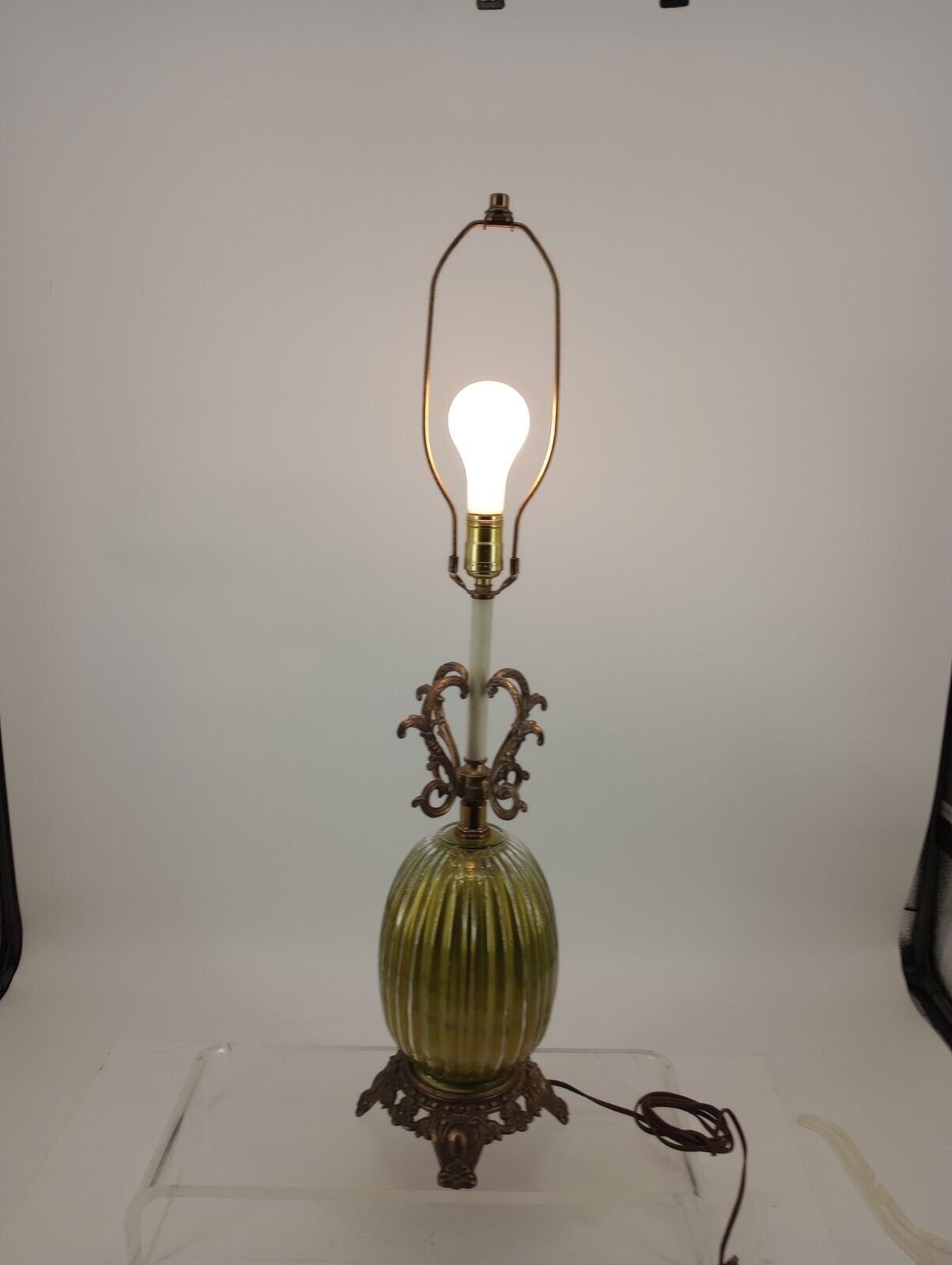 Vintage Mid Century Accurate Casting Green 3 Way Glass Lamp Metal Base  33\
