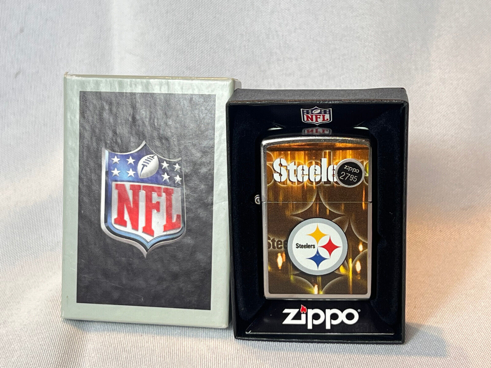 2016 Zippo Lighter NFL Pittsburg Steelers Unfired Sealed With Box