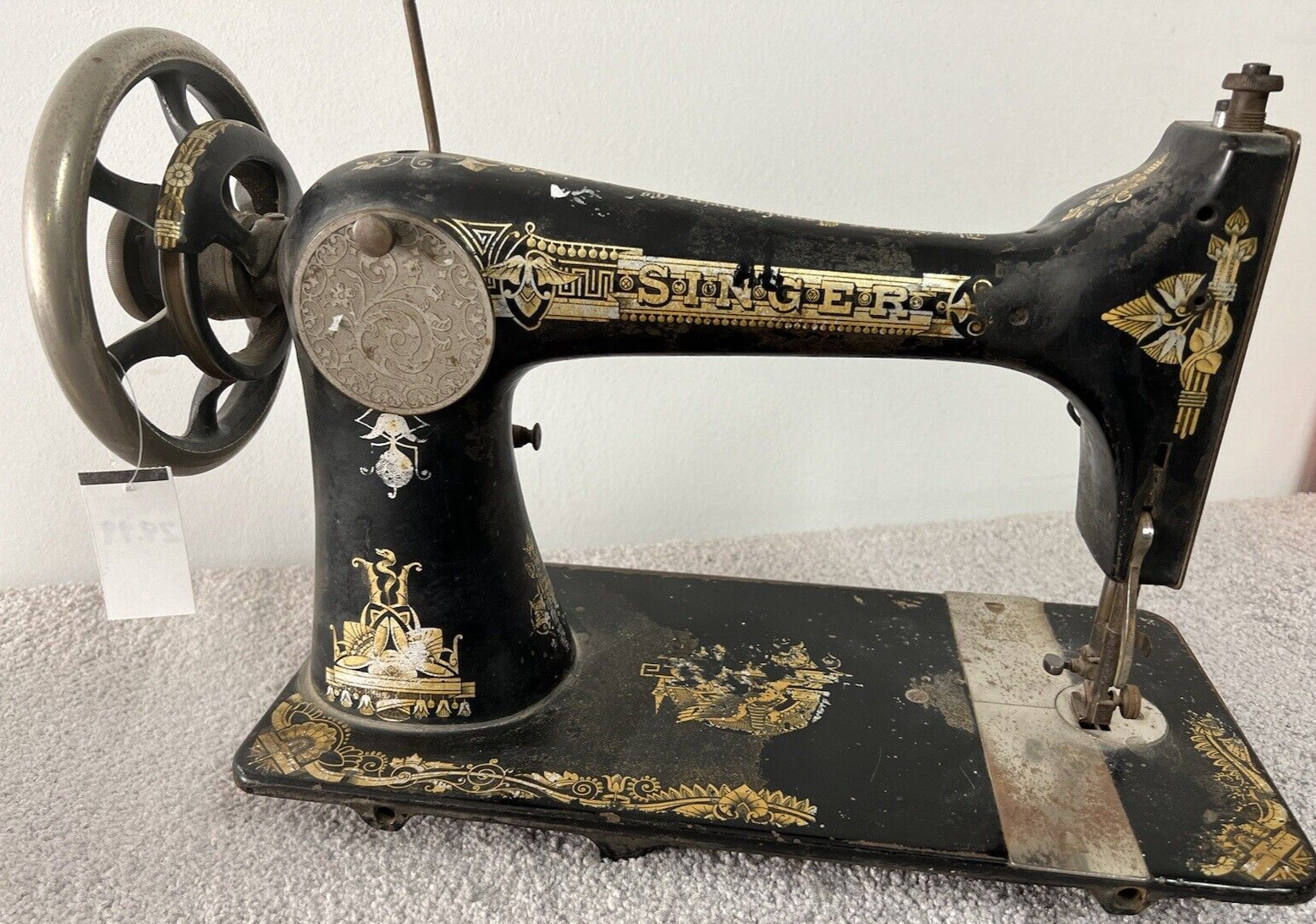 Antique 1905 Singer 27 Sewing Machine #B1281986 - Complete minus Motor
