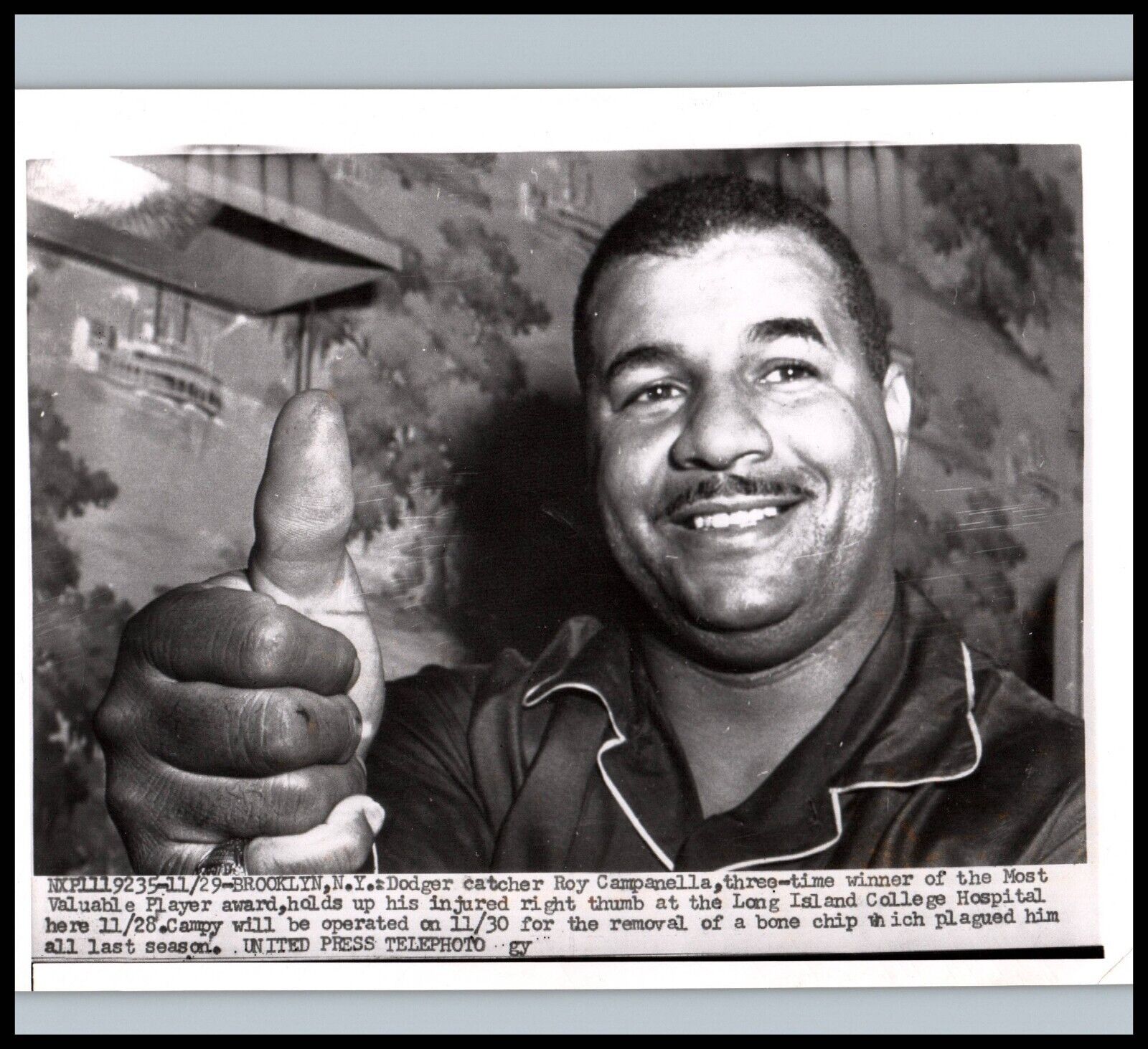MLB NEW YORK DODGER CATCHER ROY CAMPANELLA RECOVERS FROM INJURY 1958 Photo Y 408