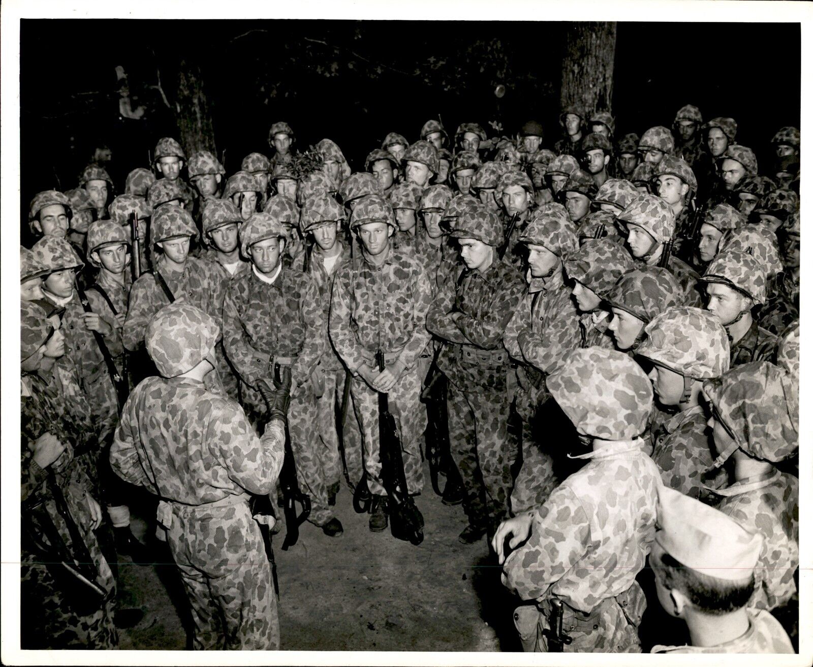 LD327 Original Delmar Watson Photo CAMOUFLAGED SOLDIERS IN WOODS NIGHT EXERCISES