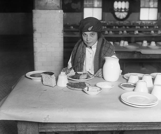 New York Ellis Island One twenty five cent meals served Ellis- 1920 Old Photo
