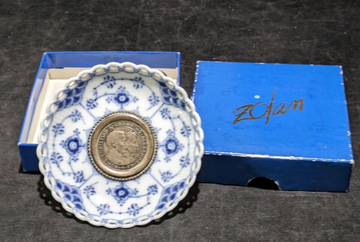 ROYAL COPENHAGEN Blue fluted candle drip cup coin Christian X Dr.Alexdrine 1923