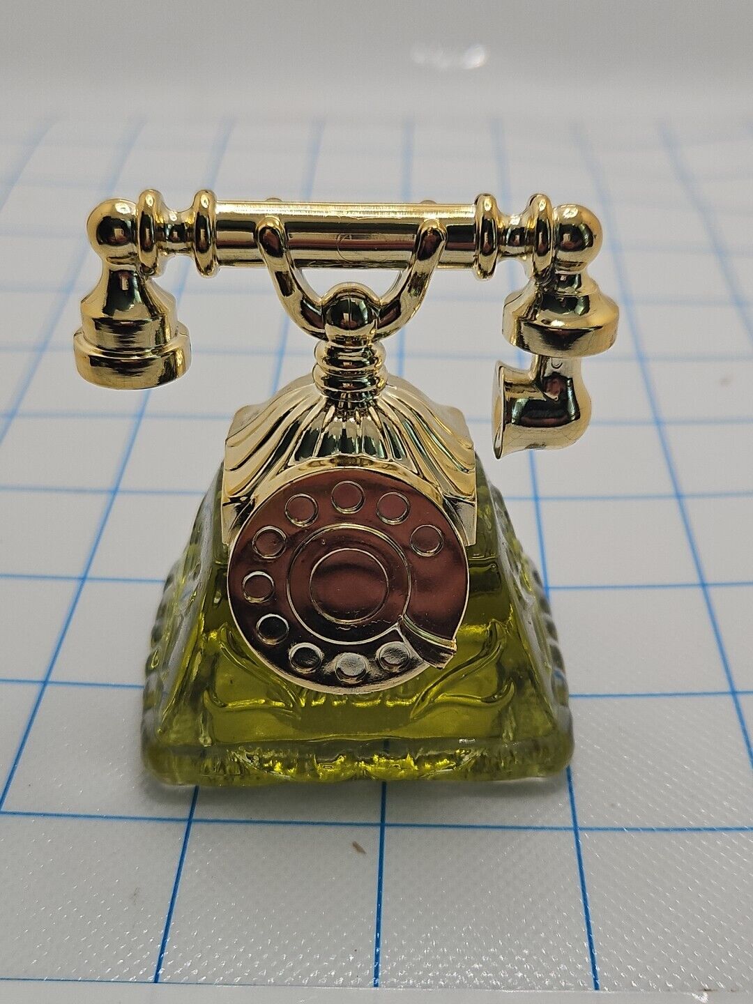 VTG 1974 Avon La Belle Telephone Charisma Perfume Concentre 1 oz.  New In Box