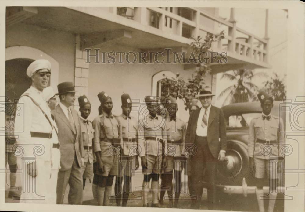 1941 Press Photo Wendell Willkie gets official welcome in Bolama, Africa