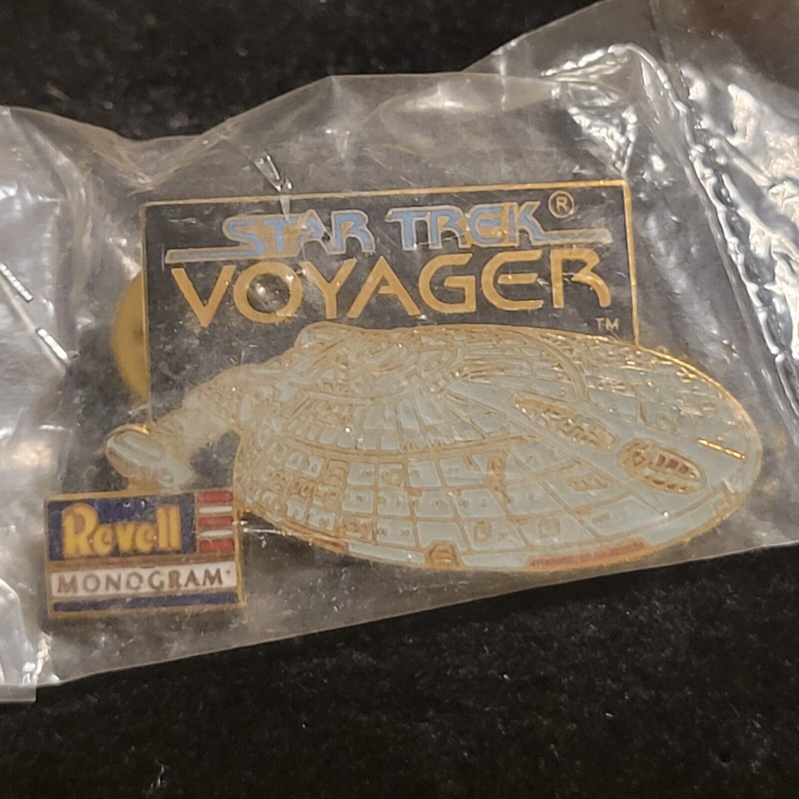 1997 Revell Monogram Star Trek VOYAGER Lapel Hat Vest Pin Tie Tack NEW old stock