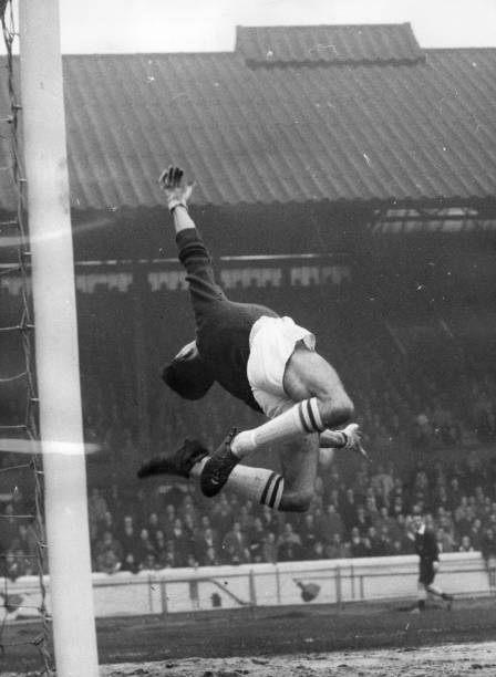 Peter Bonetti goalkeeper Chelsea action during match against Manches- Old Photo