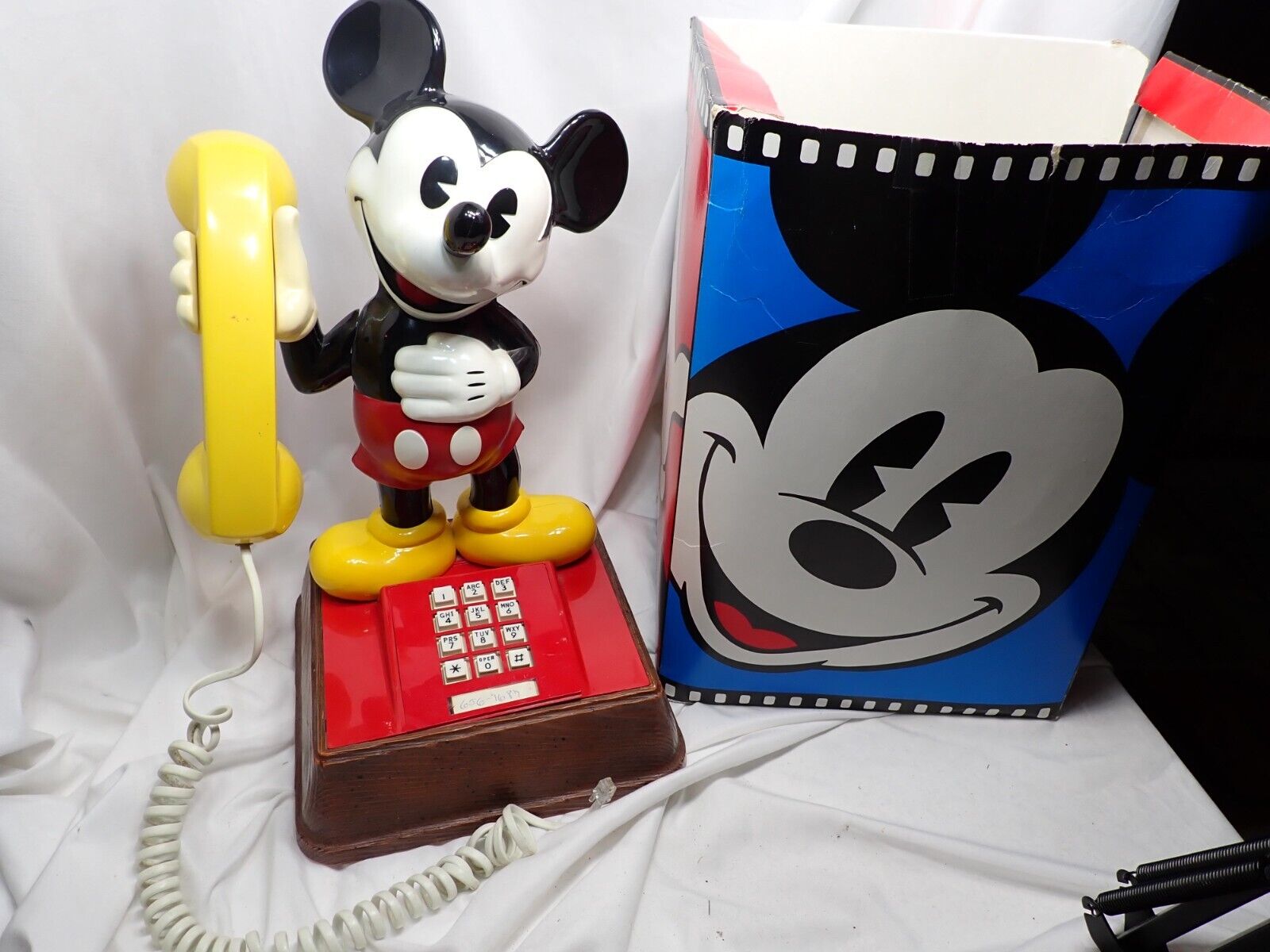 1976 Vintage Mickey Mouse Phone Push Button Telephone Disney 15