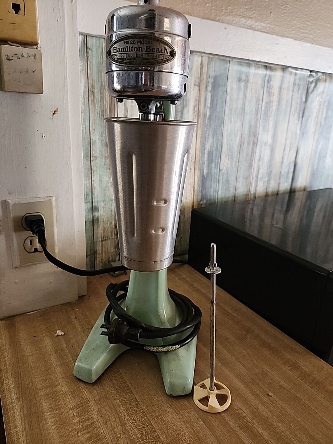 Vintage Hamilton Beach model 25 Jadeite milkshake mixer Works/Needs  Cord
