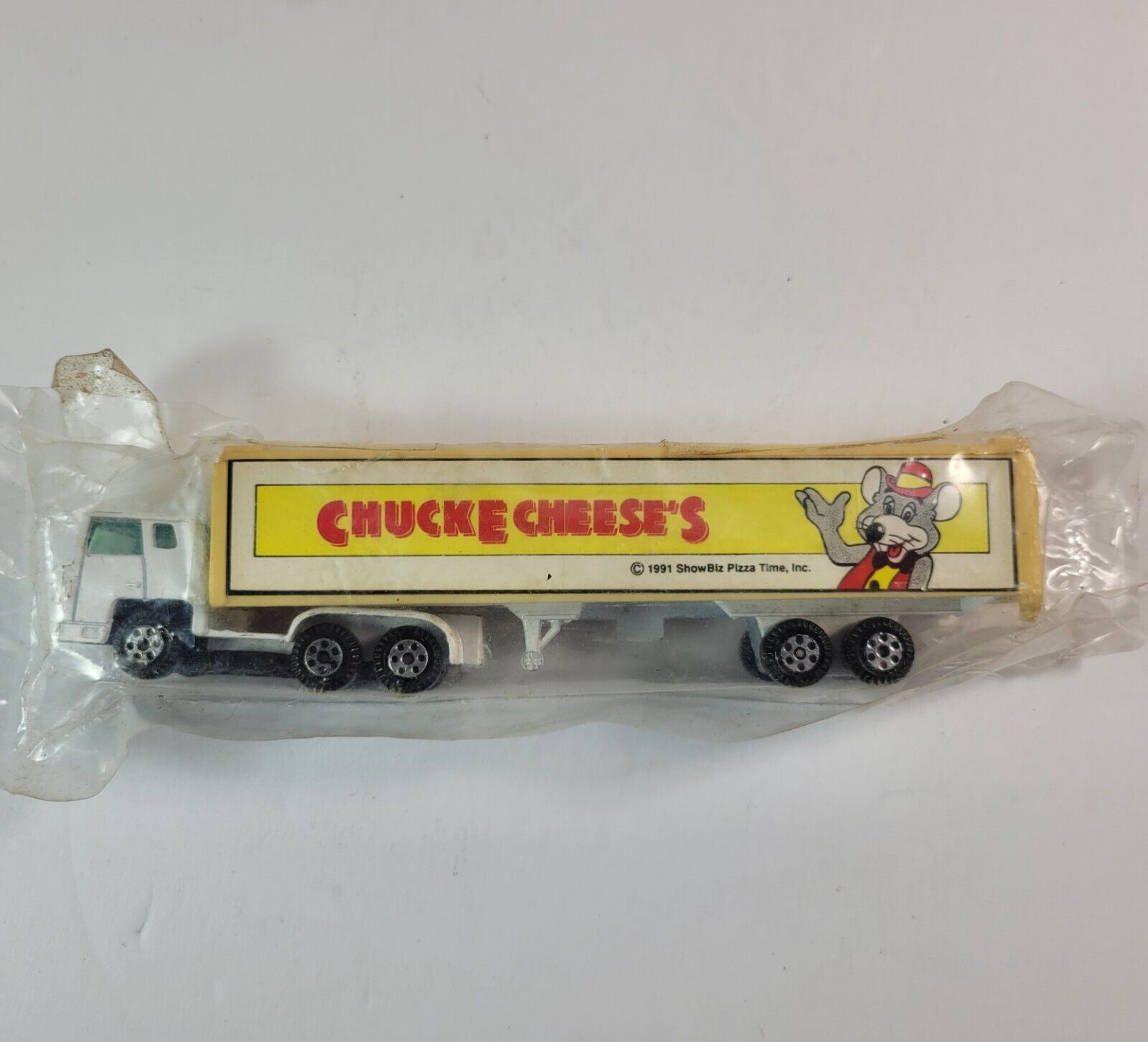 Vintage Yatming Chuck E. Cheese's Tractor Trailer Plastic Collectible Toy 1991