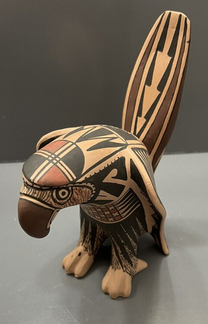 Mata Ortiz Pottery Effigy Eagle Bird Tomas Quintana Paquime Mexican Folk Art