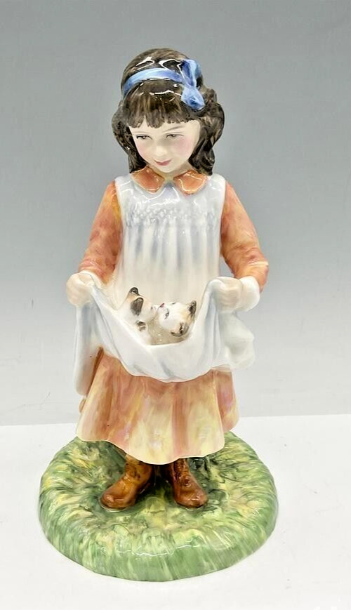 Rare vtg Royal Doulton  First Outing HN3377figure Girl with Kitten LE #118/9500