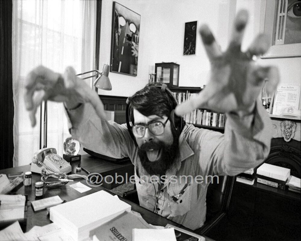 8x10 STEPHEN KING GLOSSY PHOTO horror author photograph picture print