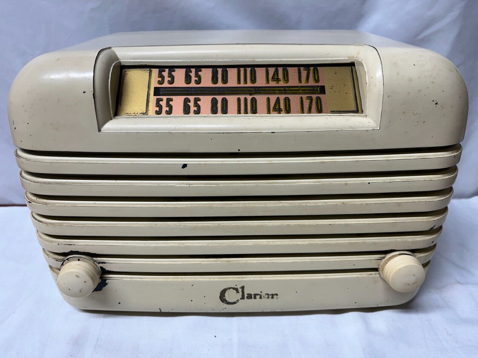 ANTIQUE Vintage RARE CLARION MODEL C102 TUBE RADIO