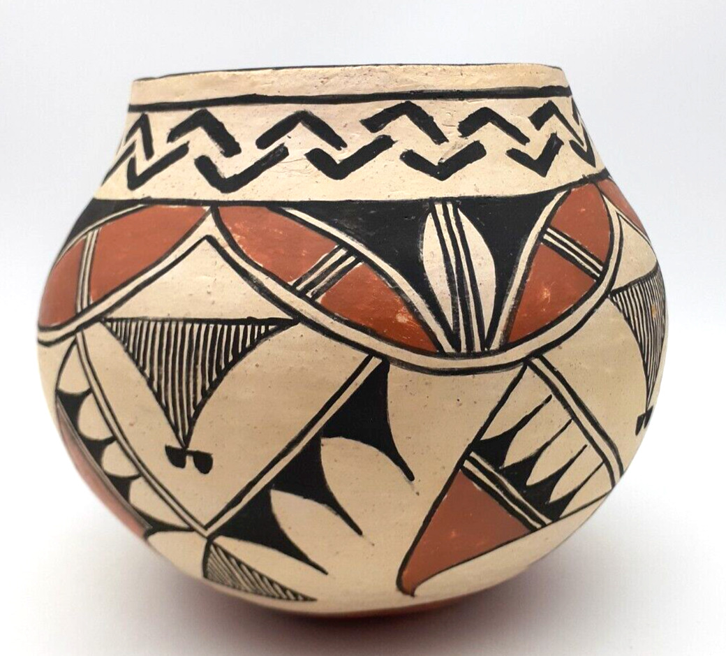 Acoma Pueblo Hand Coiled Bowl Jar By JM Chavez 6.5\