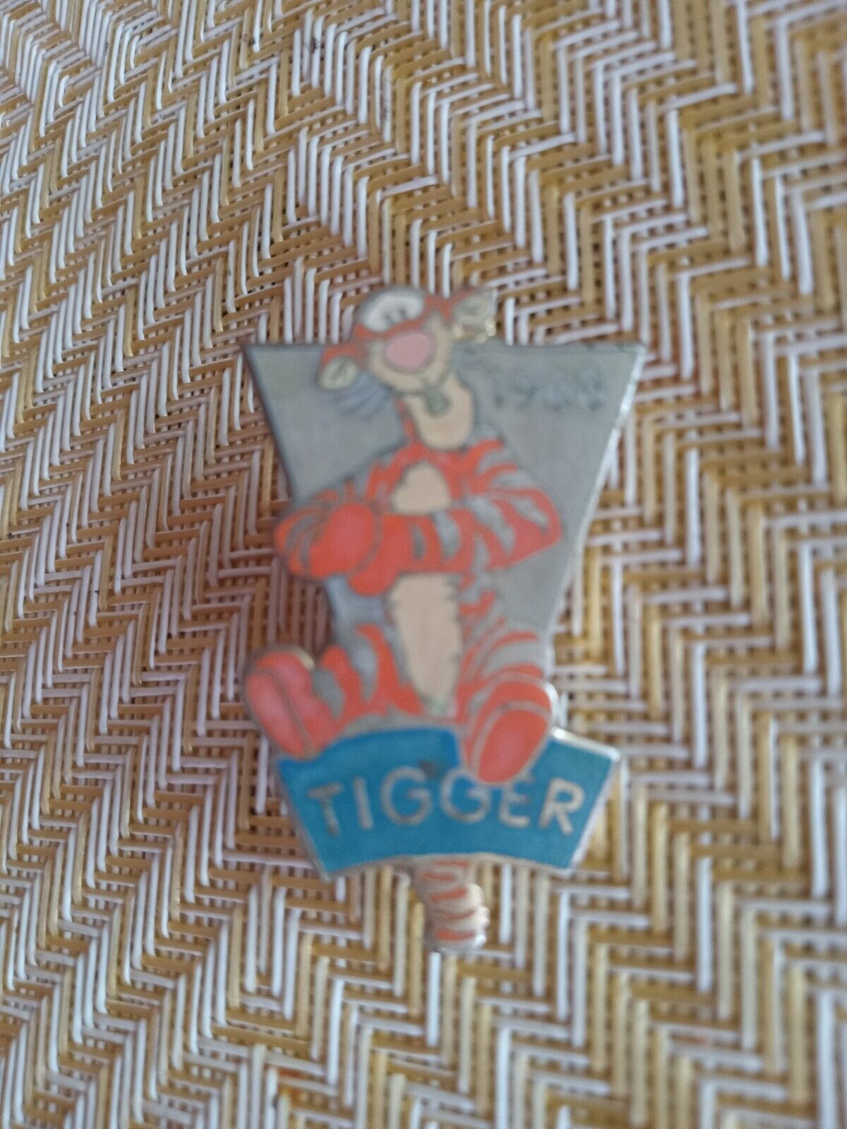  Vtg. #92 Tigger 1968 Disney Pin Countdown To The Millennium 2000 PRE-OWNED 