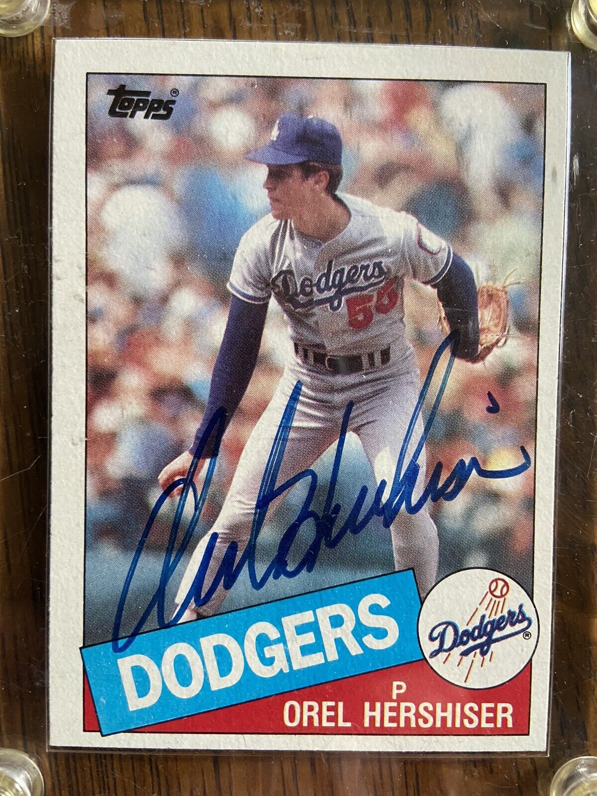 OREL HERSHISER 1985 TOPPS  ROOKIE Autographed  card Authentic Signature
