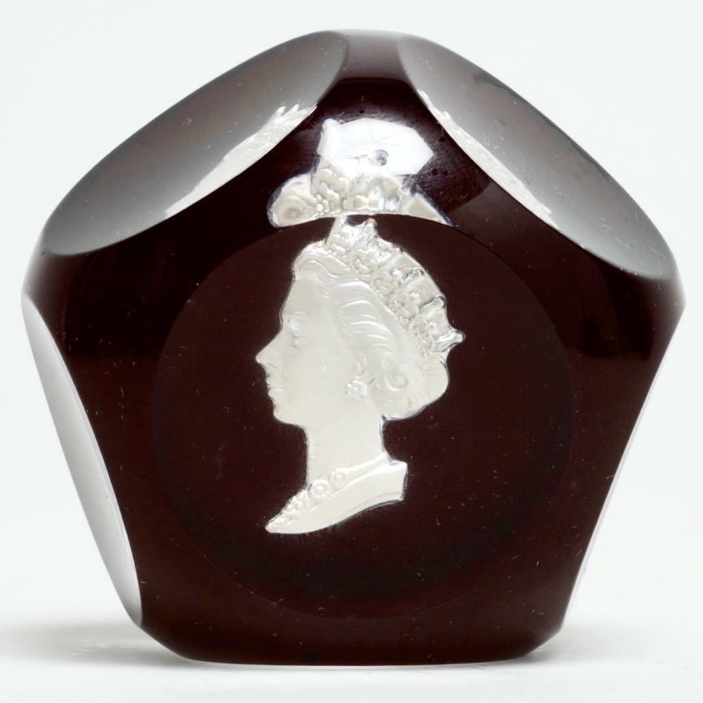 1953 St Louis France Queen Elizabeth Cameo Coronation Paperweight