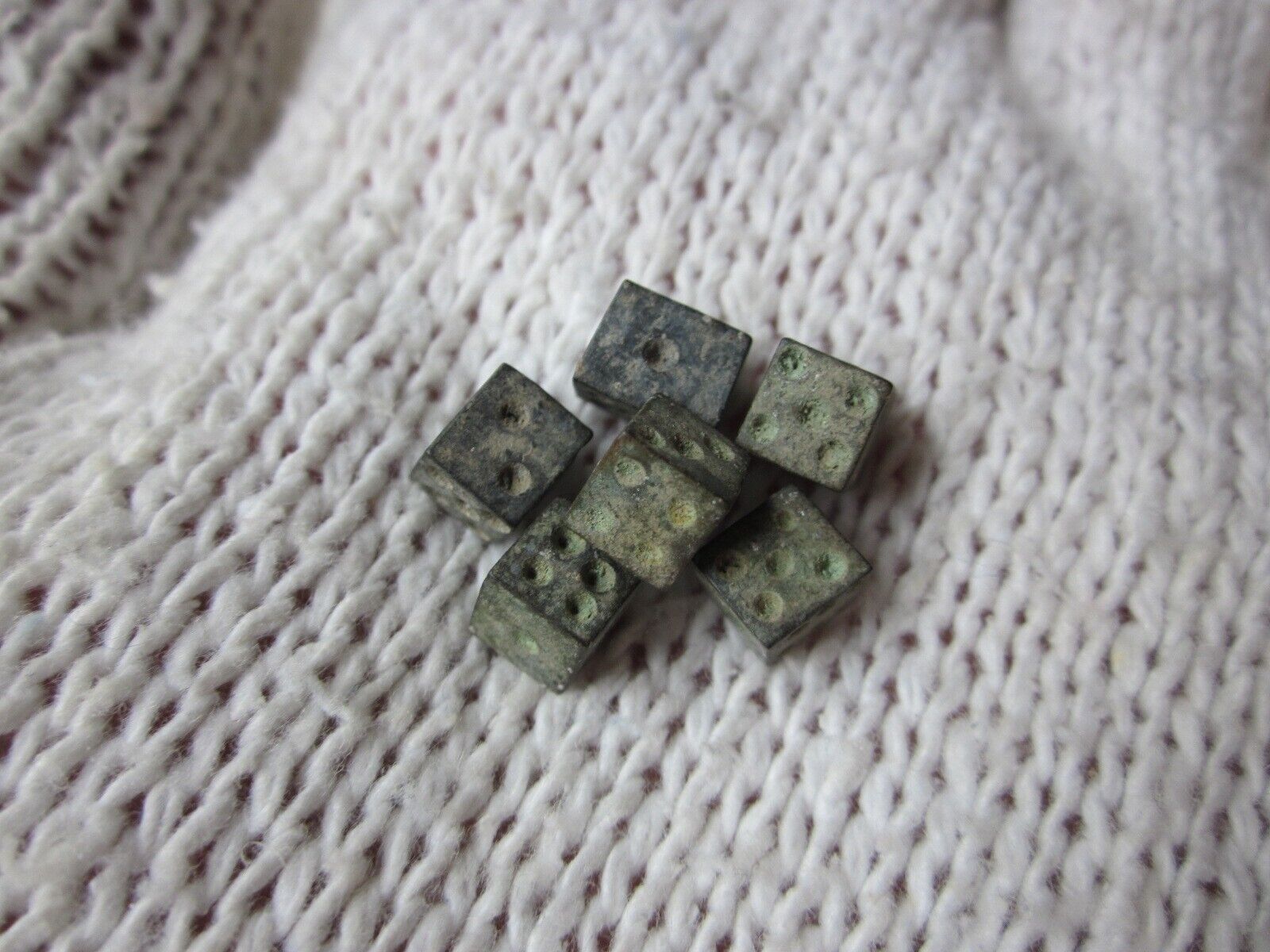 6 ancient Roman legionnaire gambling pieces bronze engraved small dice I - II AD