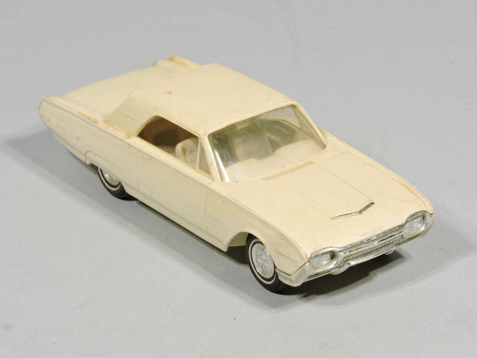 Vintage White 1962 FORD Thunderbird Hardtop Showroom Promotional Model by AMT