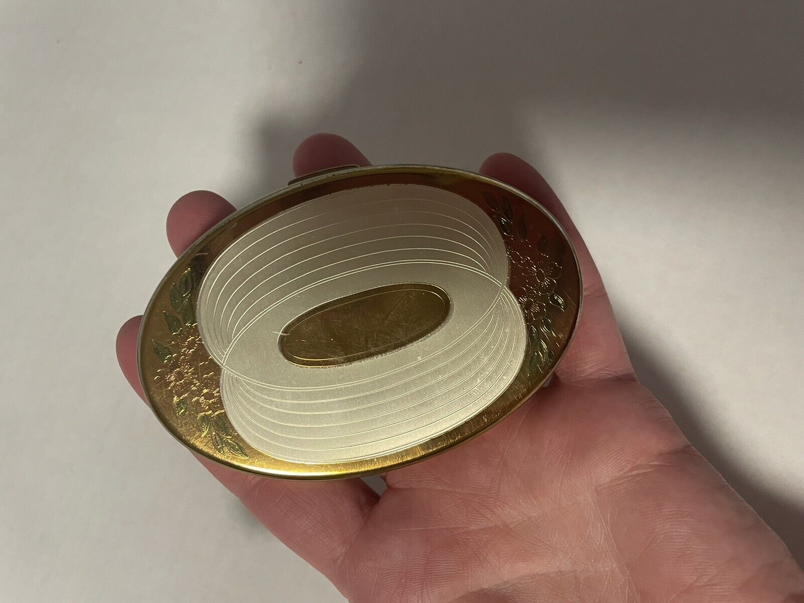 Vintage Elgin American Beauty Gold Tone Mirrored Powder Compact