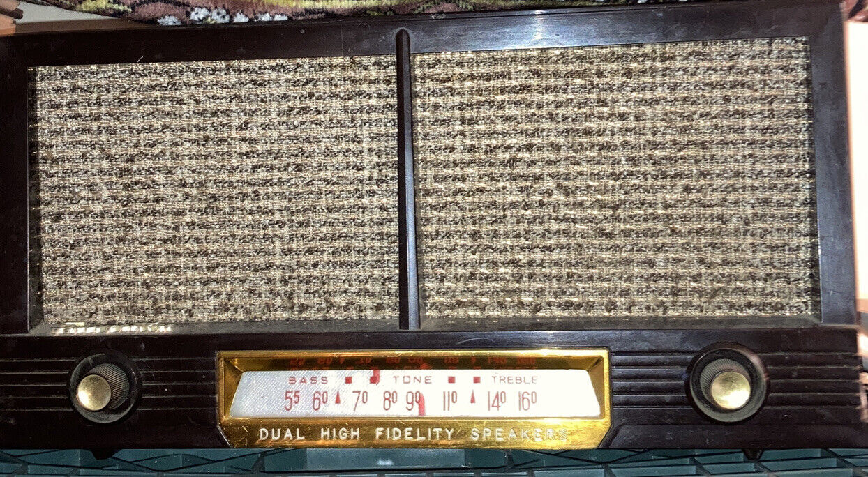 Vintage Silvertone working Dual Higb Fidelity Vintage  Beautiful Radio