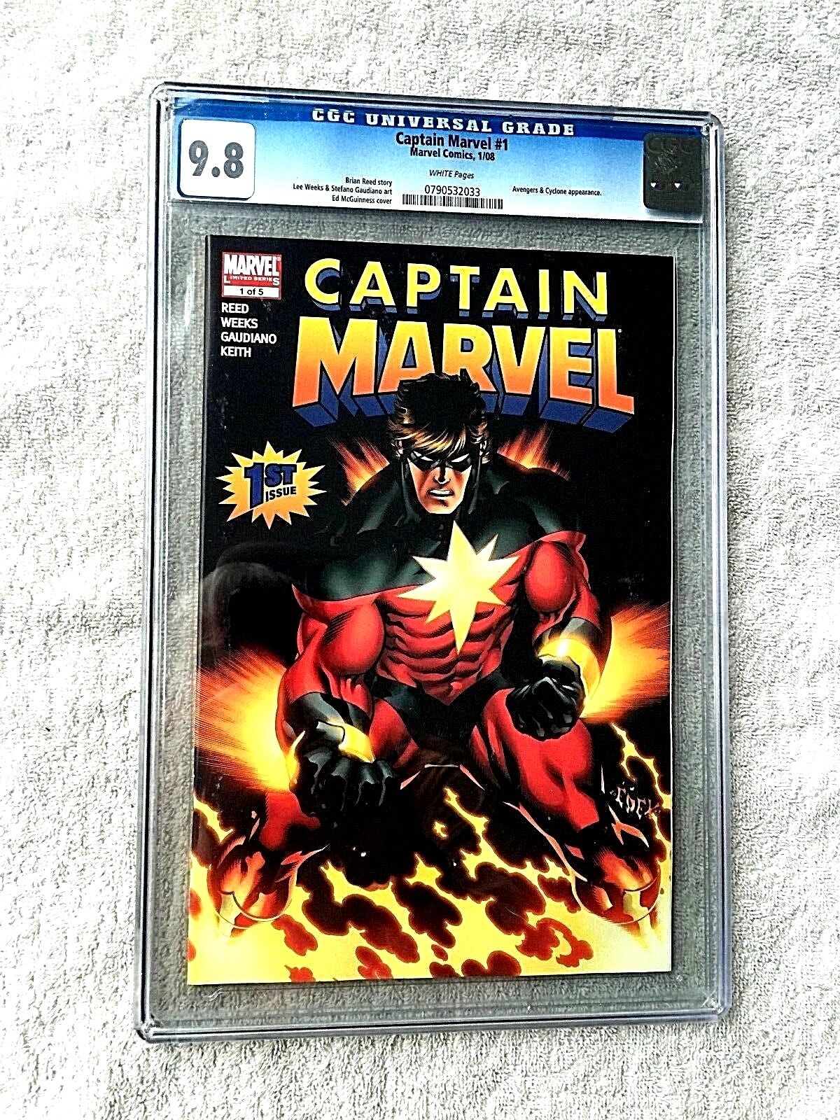 Captain Marvel #1 January 2008 CGC 9.8 white pages bonus free reader all 5 books