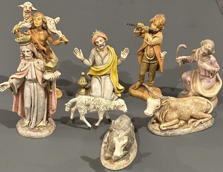 Fontanini Simonetti Italy Nativity Figures Lot Of  8 Vintage Decorative