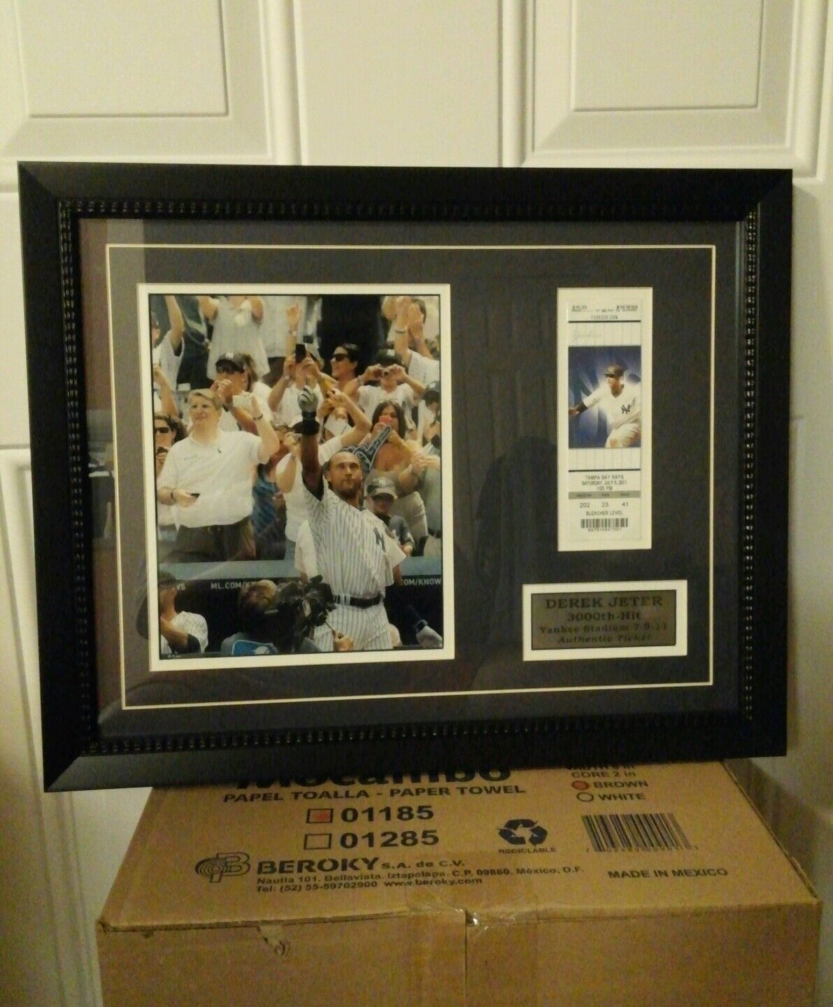 DEREK JETER  3k Hit Authentic Ticket and Color Photograph.