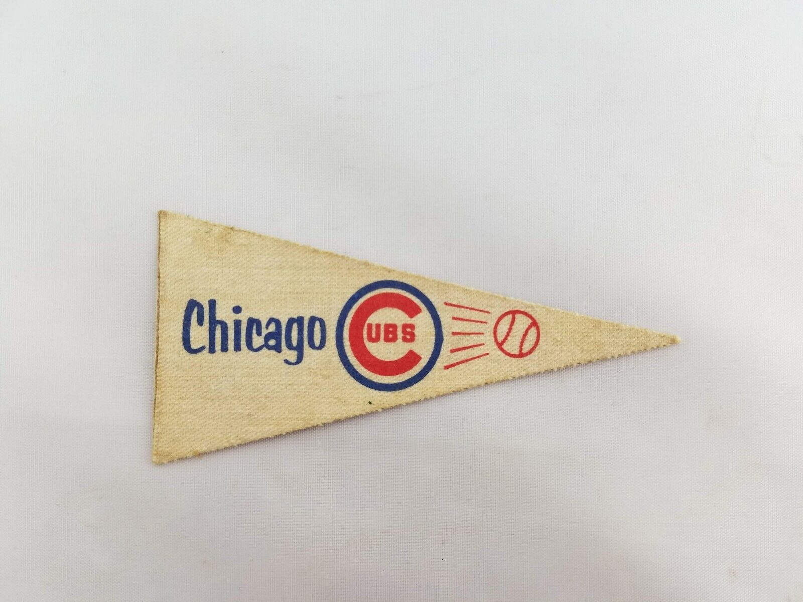 Vintage 1960\'s MLB Chicago Cubs Mini Felt Pennant Decal Sticker 3.5\
