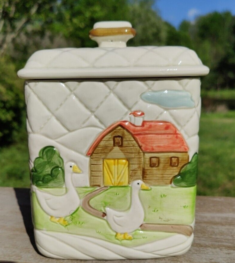 OTAGIRI 1982 Quilted Country Farm Scene Canister Lid 7.25\