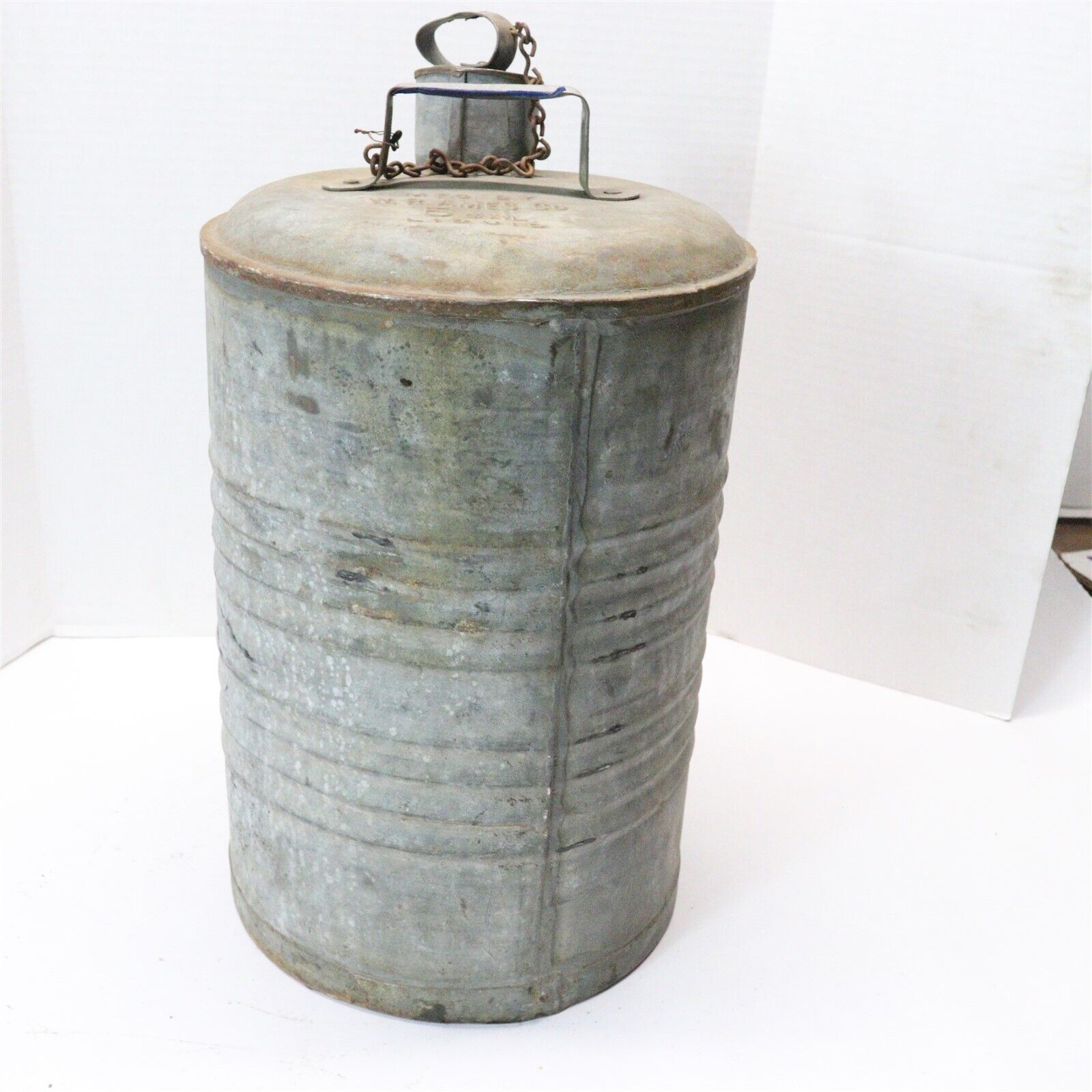 VINTAGE W.R. AMES OIL 5 GALLON GALVANIZED METAL BULK OIL CAN WITH LID RARE USED