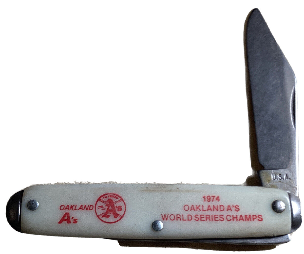 Vintage Oakland A\'s 1974 World Series Champs Pocket Knife MLB Swinging A\'s