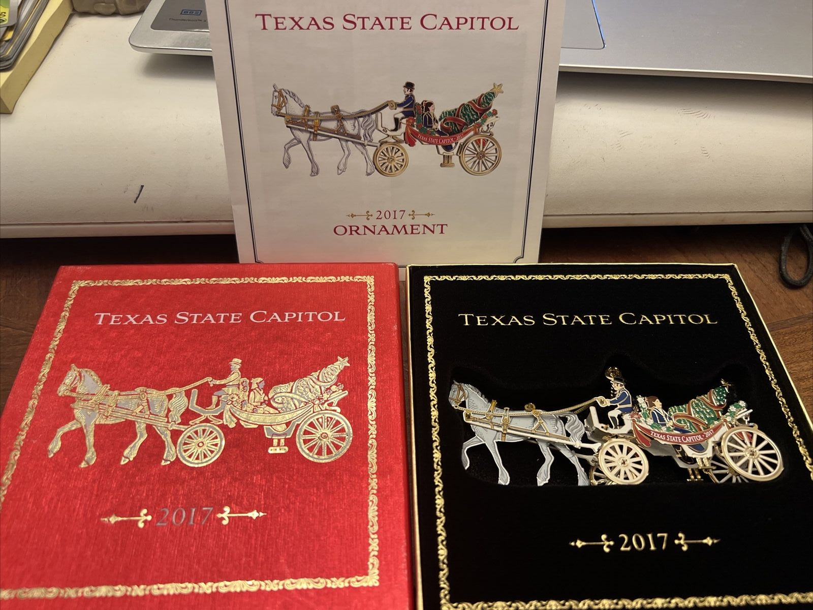 2017 Texas State Capitol Christmas Ornament Horse & Carriage Box and Pamphlet