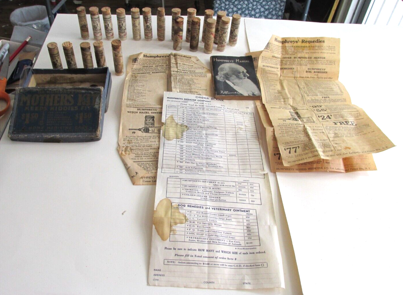 VINTAGE DR HUMPHREY'S Bottles, Mother's Kit And 1923 Dr Humphrey Manual & Papers