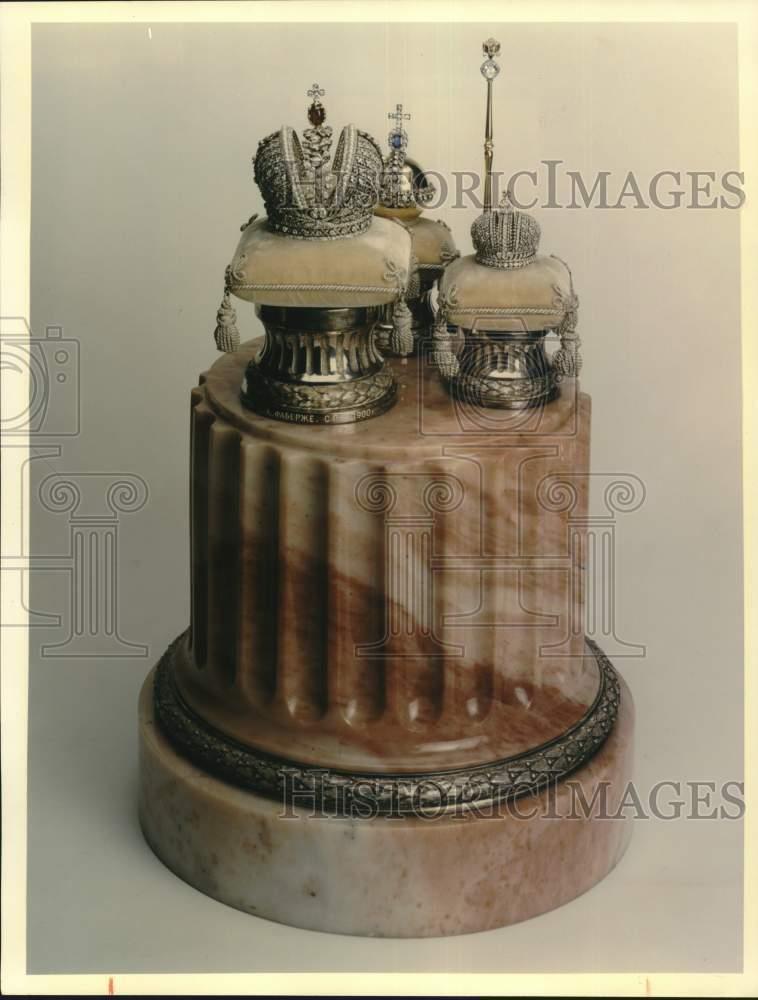 Press Photo Faberge Miniatures of the crowns in St. Petersburg - sax23420