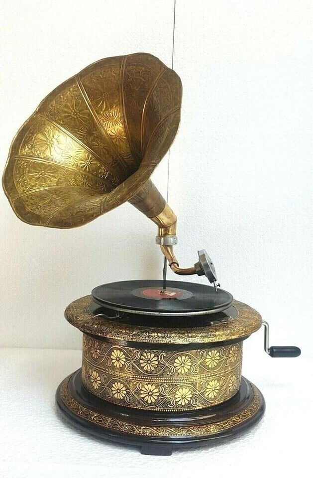 Antique Gramophone, Fully Functional Working Phonograph win-up record playe