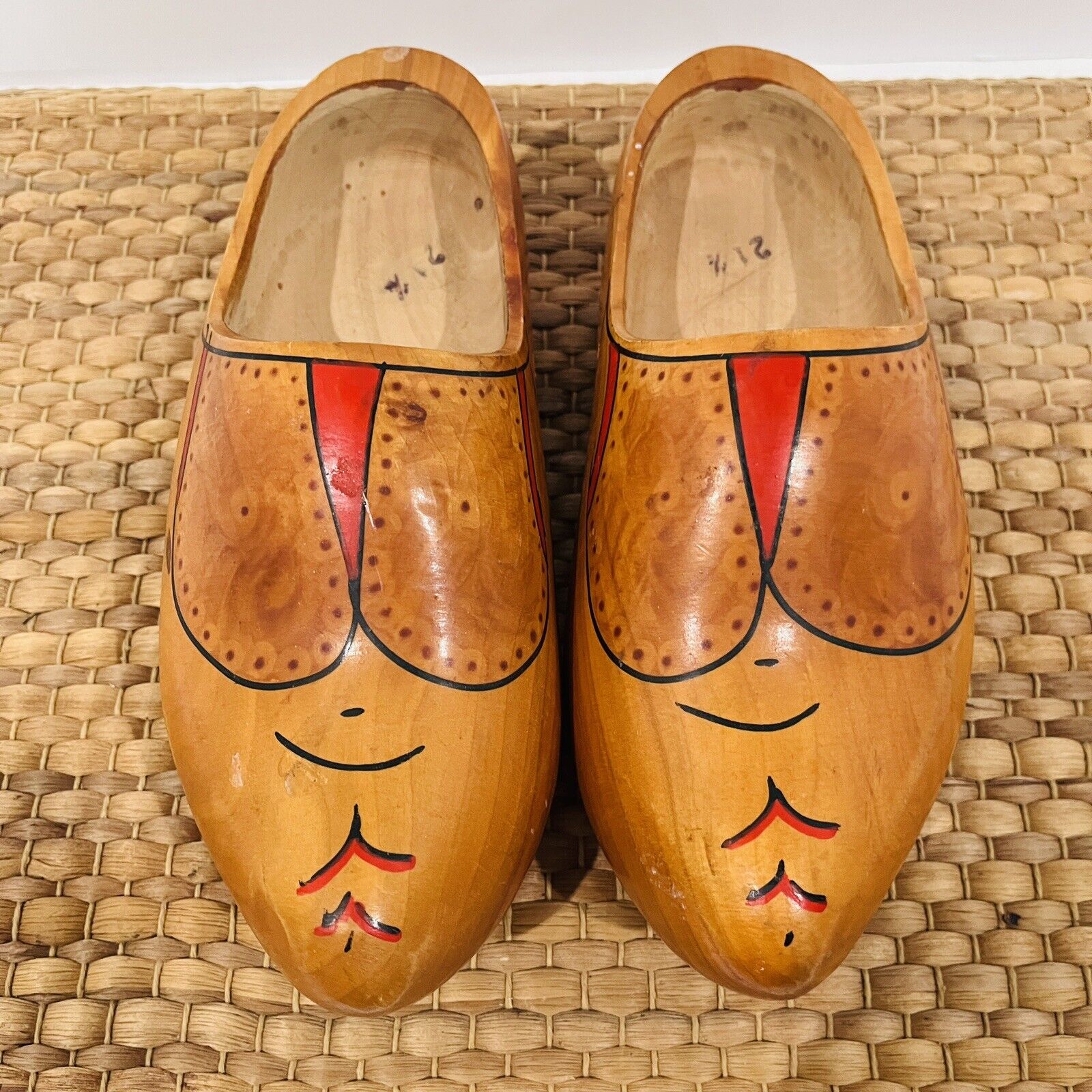 Vintage Dutch Wooden Shoes Clogs Holland Carved Hand Painted Design Size 21 1/2