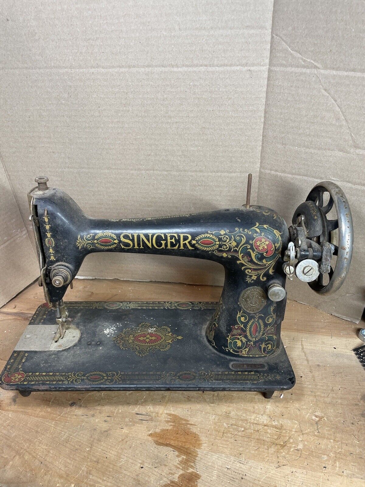 Antique Singer Sewing Machine G Model G8485545