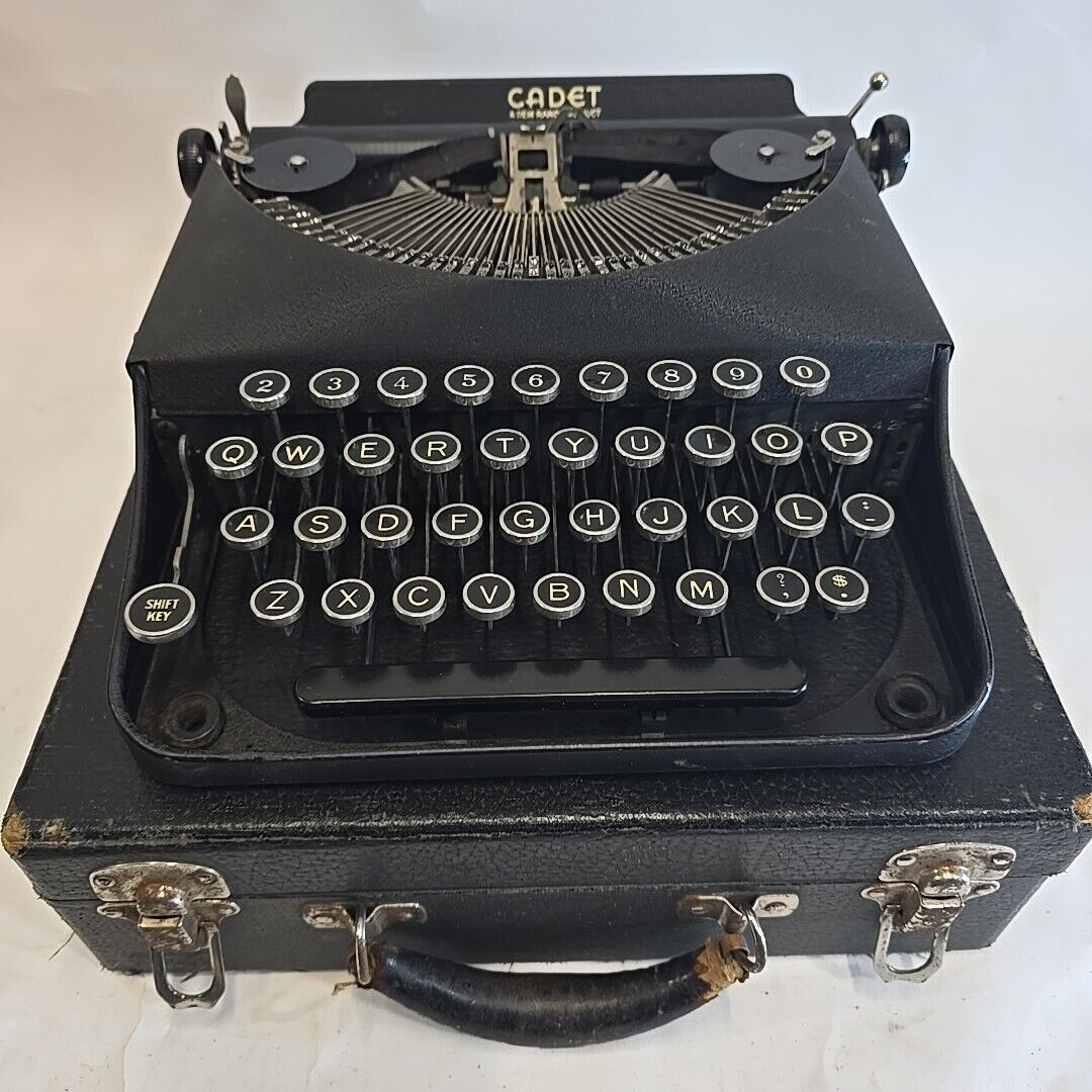 1938 Remington Rem Rand Cadet Portable Typewriter w/ Case S# CB126642 Gorgeous