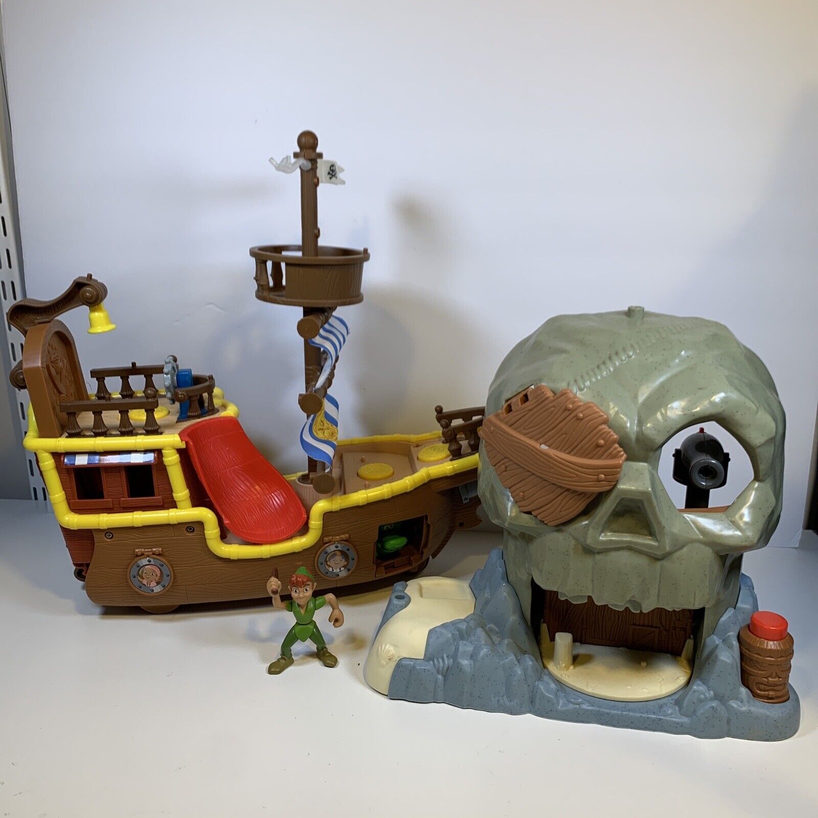 Lot of 3 Mattel Disney Jake and Neverland Ship, Island, Peter Pan - 2011