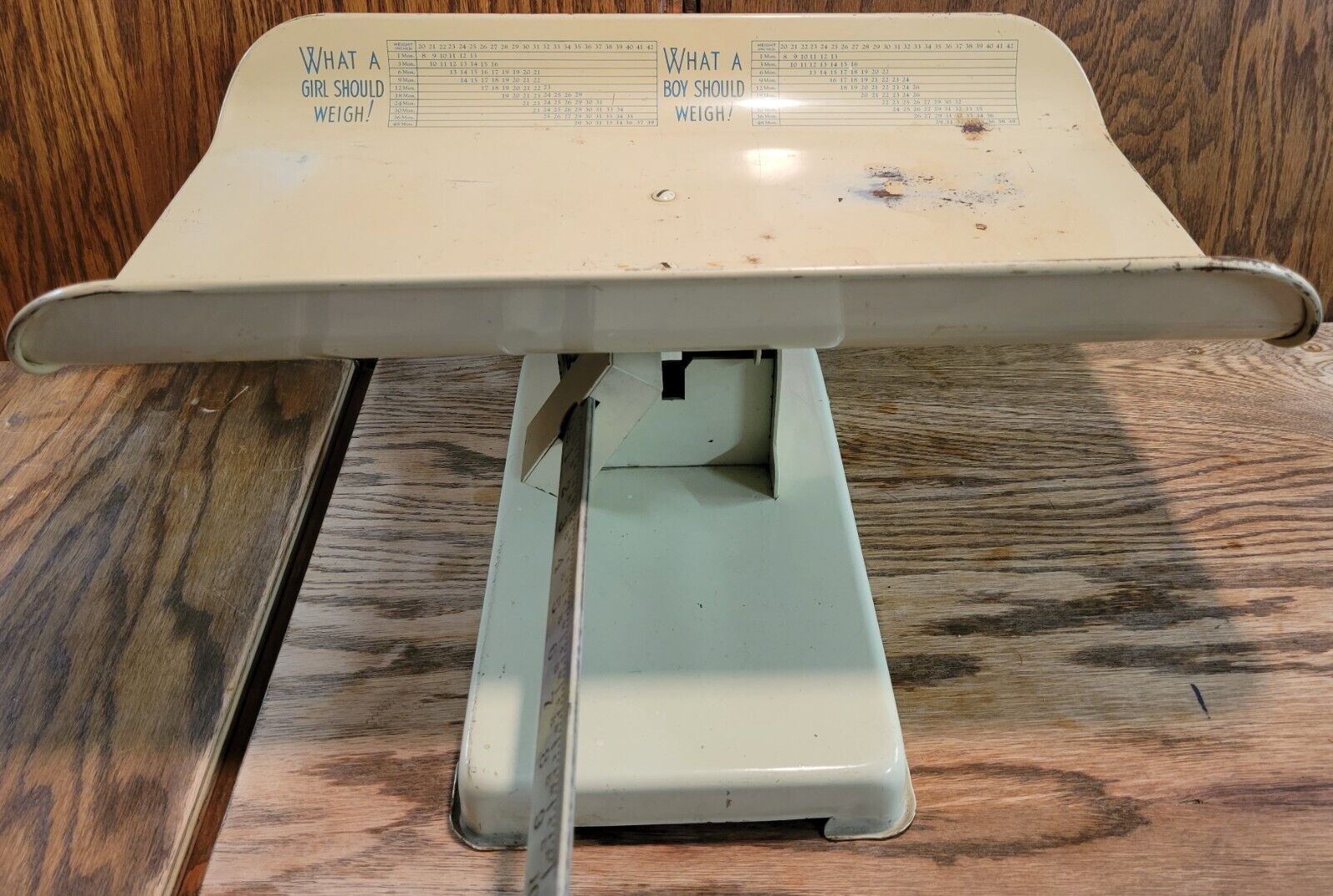 Vintage Health-O-Meter Medical Baby Scale 10 pounds Nursery Great display piece