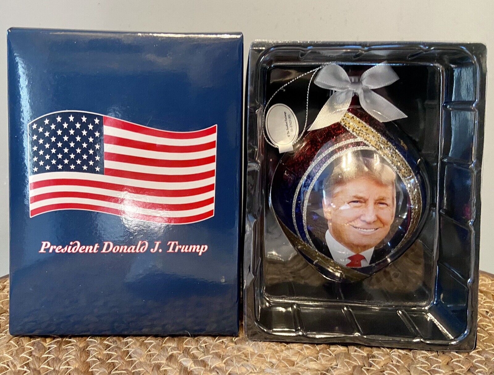 Bradford Exchange President Donald Trump Limited Edition Glass Luminary Numbered