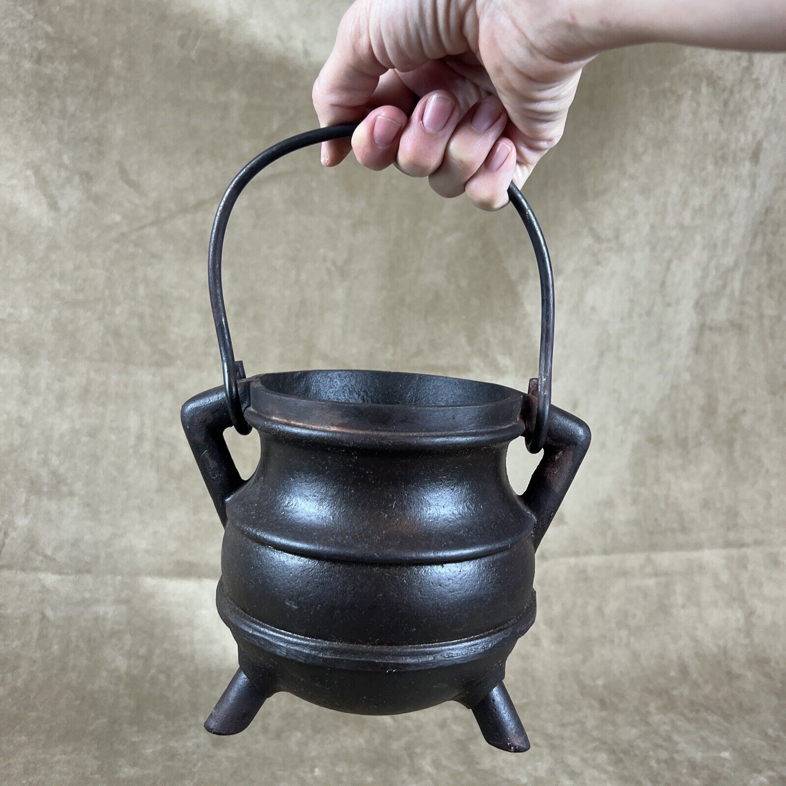 Antique Primitive Early Americana Cast Iron Cauldron Pot~Farmhouse Country Black