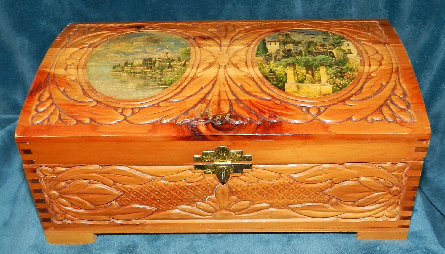 LOVELY ANTIQUE VINTAGE CARVED WOOD HINGED JEWELRY BOX WITH MIRROR 