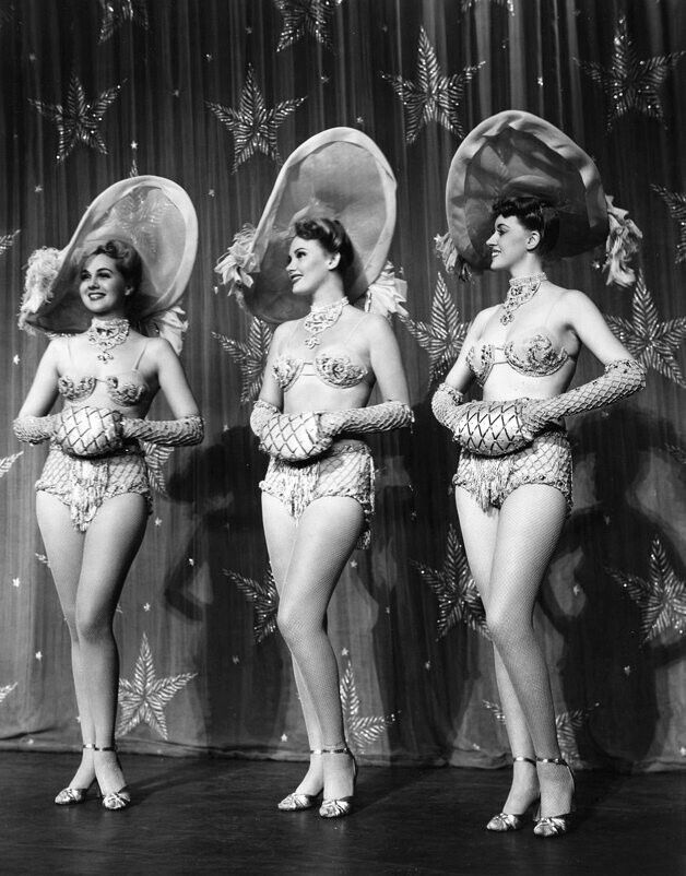 Vintage Photo 8.5x11   #24861 Lovely 1940s Showgirls  Posing