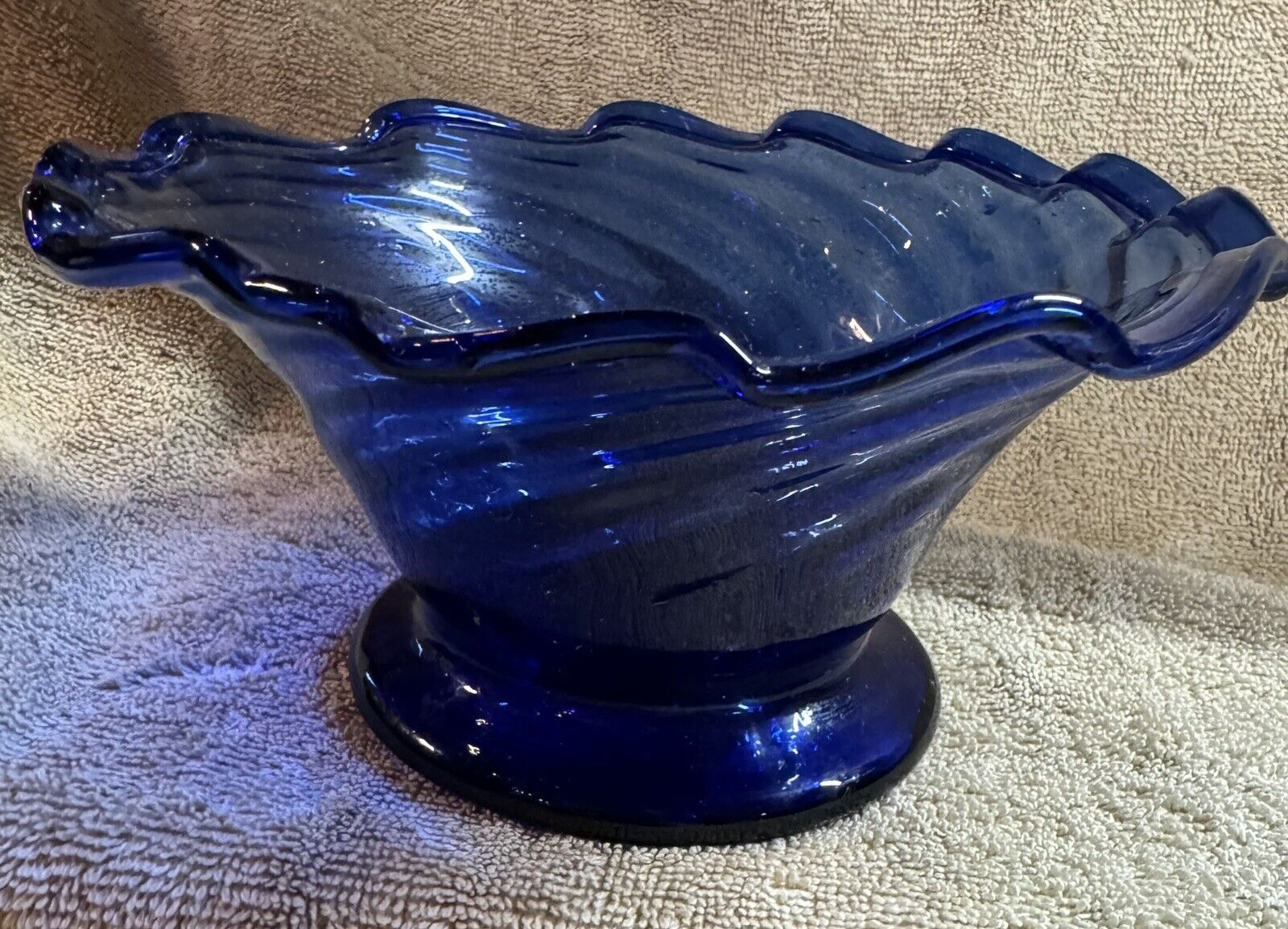 Vintage Cobalt Blue Hand Blown Glass Swirl Ruffle Edge Bowl