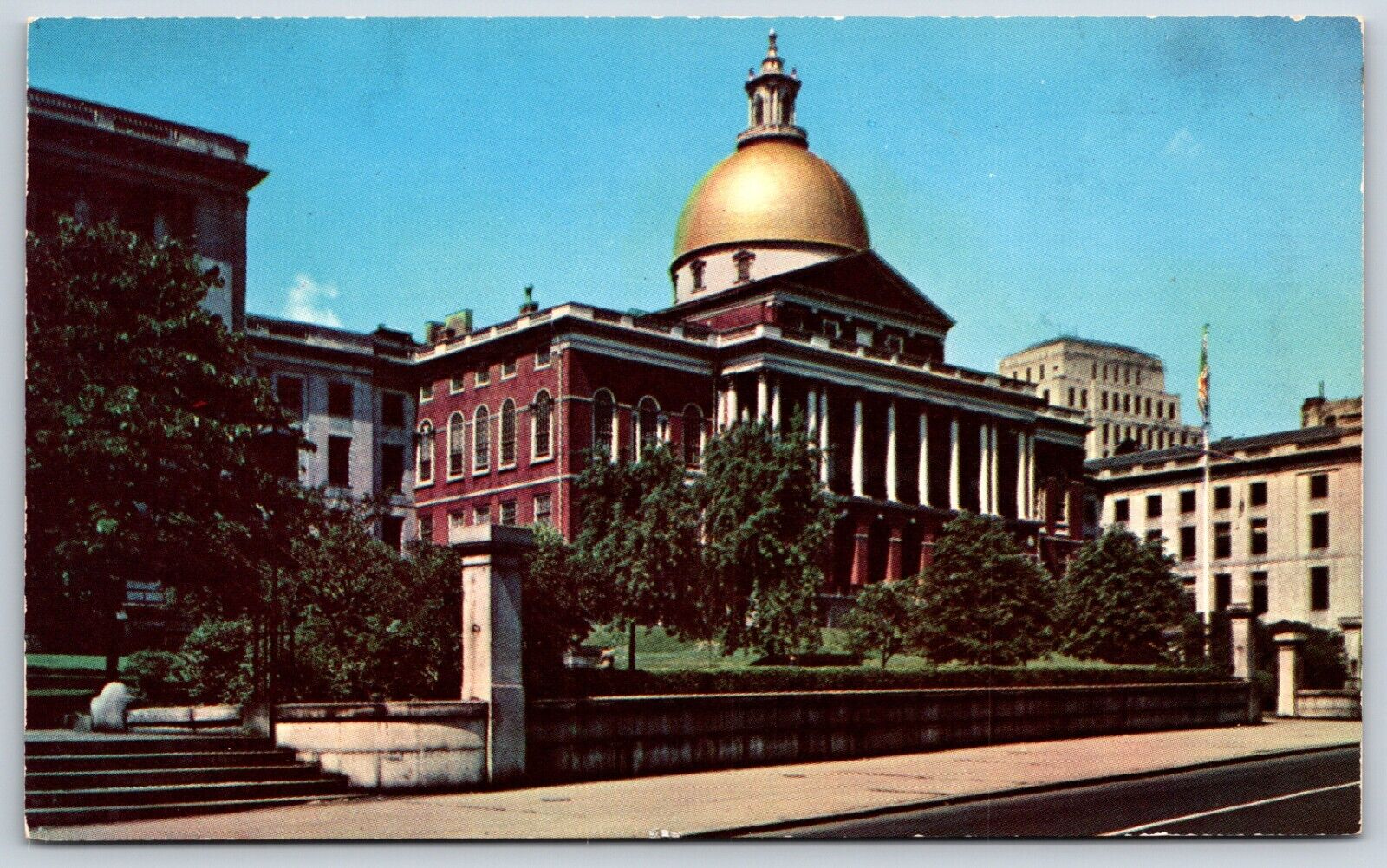 Postcard The State House On Historic Beacon Hill, Boston Massachusetts Unposted