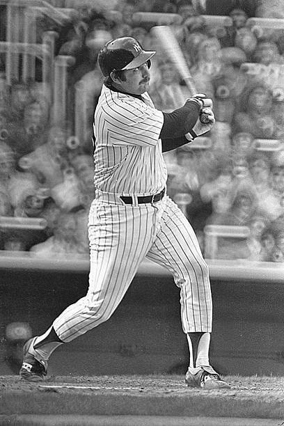 Thurman Munson Of The New York Yankees Batting 1970s Old Baseball Photo